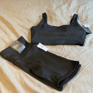 Women’s GapFit Petite Small 2 Piece Bike Shorts Bra Charcoal Gray Black Tech